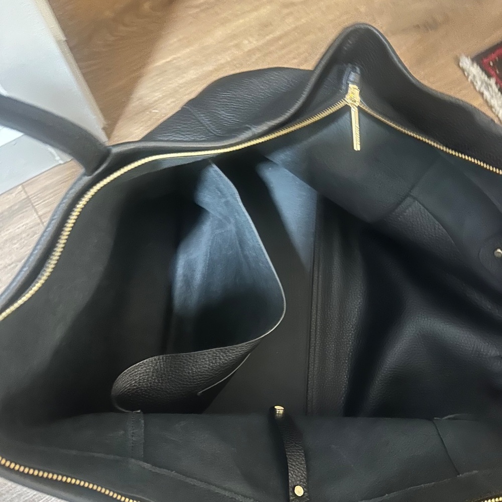 Cuyana Classic Easy Zipper Tote - Picture 4 of 12
